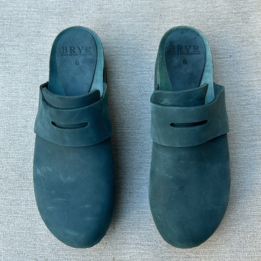 Bryr Penny Monochrome clogs